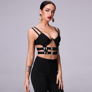 une femme qui porte un Corset bustier ouvert | Maison du Corset