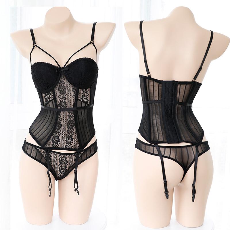 corset-porte-jarretelle-sur-mannequin-en-plastique
