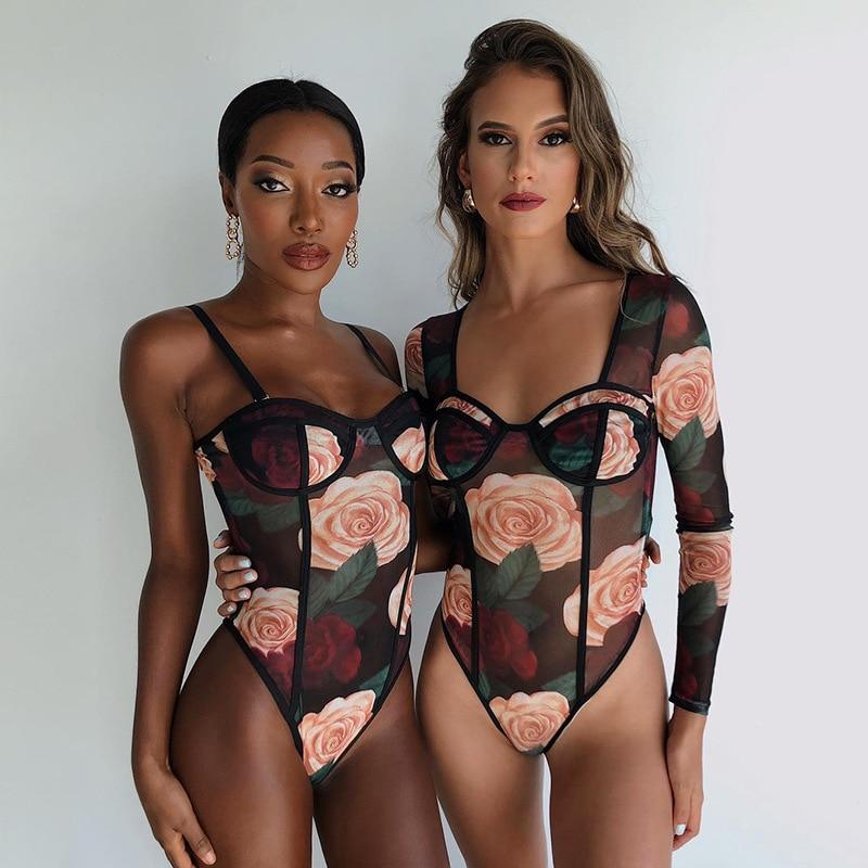 femmes-avec-corset-bodysuit-bustier